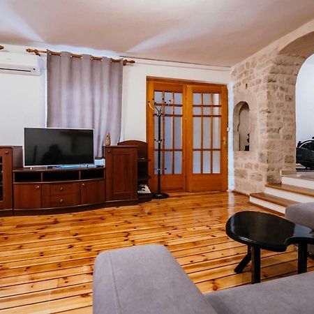 Heart Of Town Apartment Zadar Ngoại thất bức ảnh