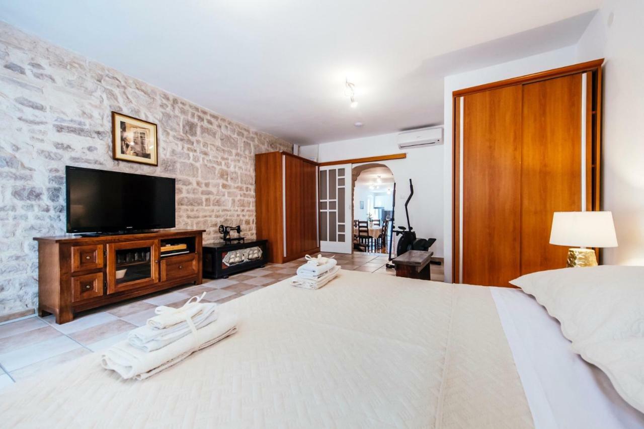 Heart Of Town Apartment Zadar Ngoại thất bức ảnh