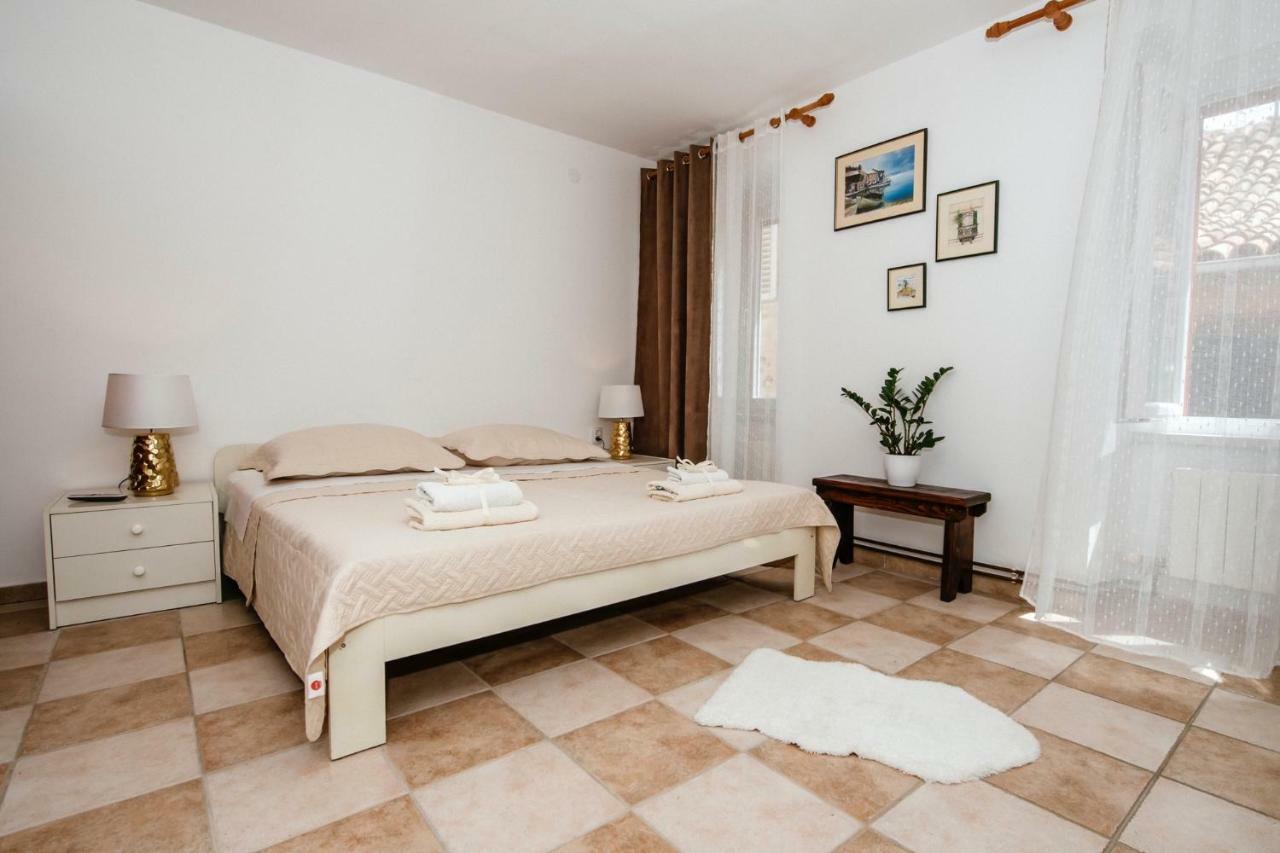 Heart Of Town Apartment Zadar Ngoại thất bức ảnh