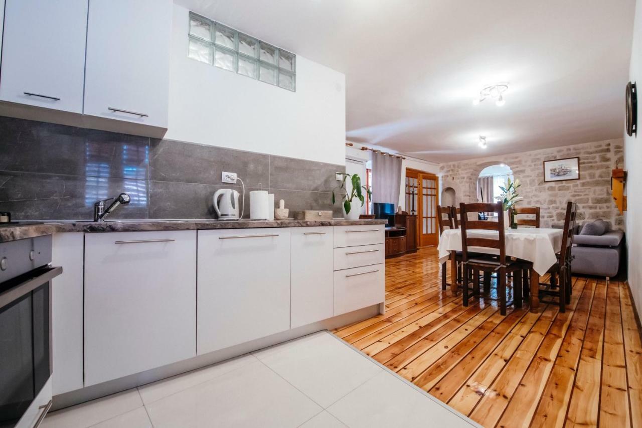 Heart Of Town Apartment Zadar Ngoại thất bức ảnh